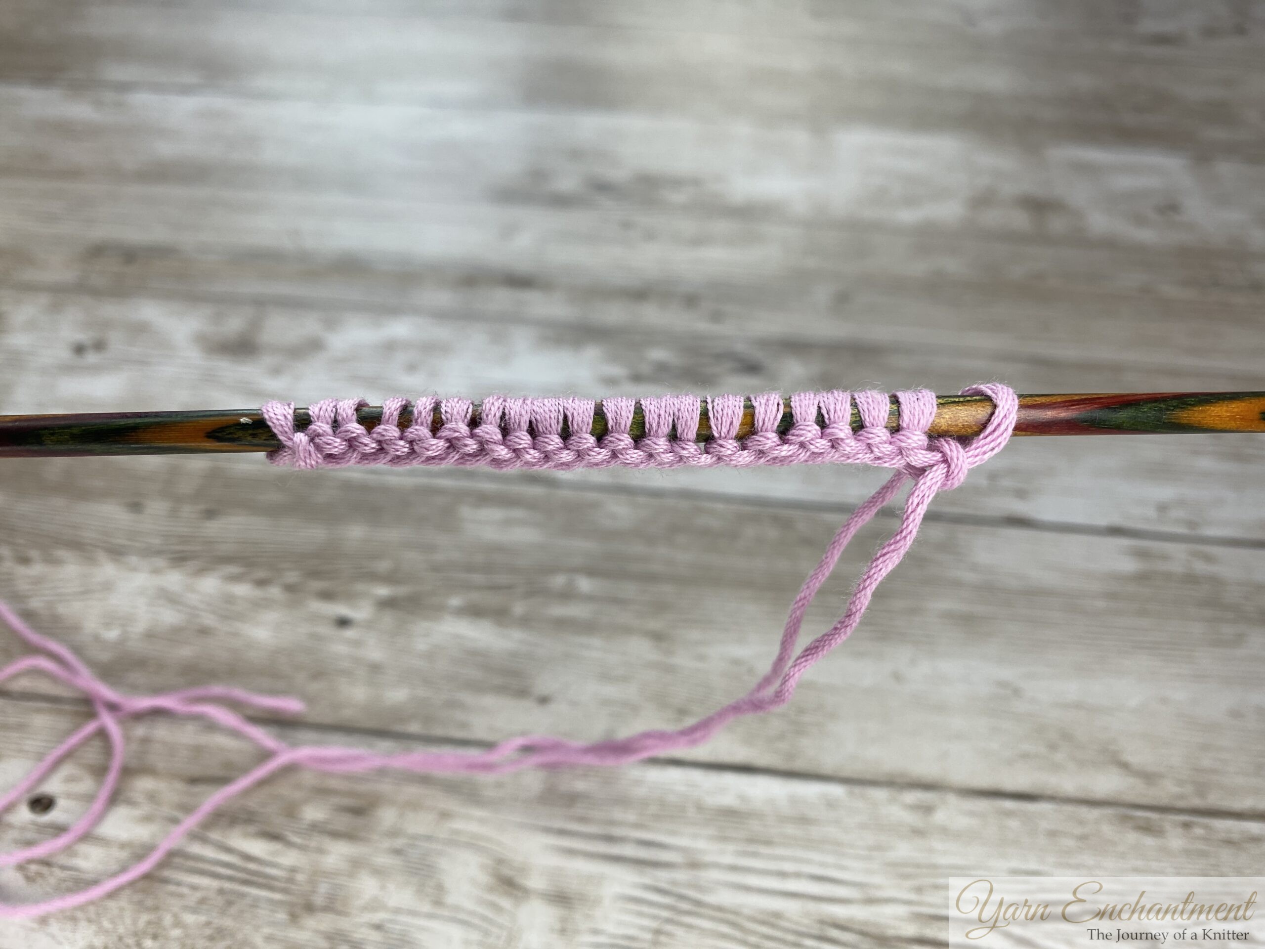 A picture from the finished long tail cast on, the wrong side